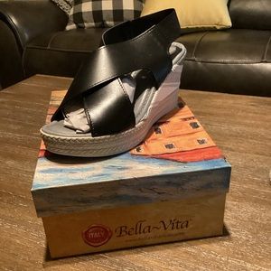 Bella Vita Wedge size 8.